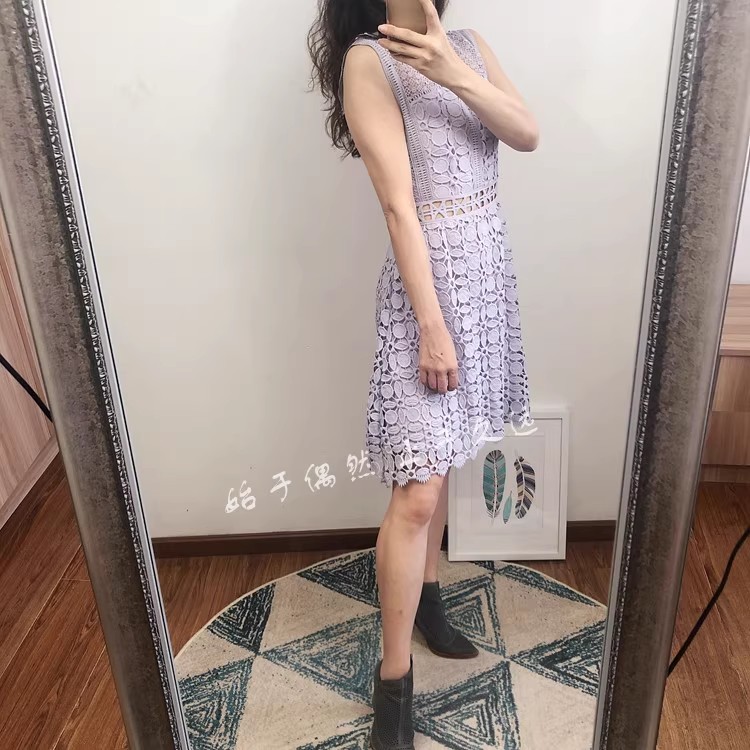 2026春季新款女装浪漫淡雅紫罗兰修身显瘦收腰无袖蕾丝连衣裙短款