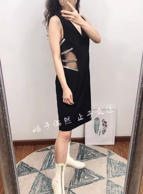 小众情结 至IN单品 优雅黑色显瘦镶钻OL办公室简约V领连衣裙女装