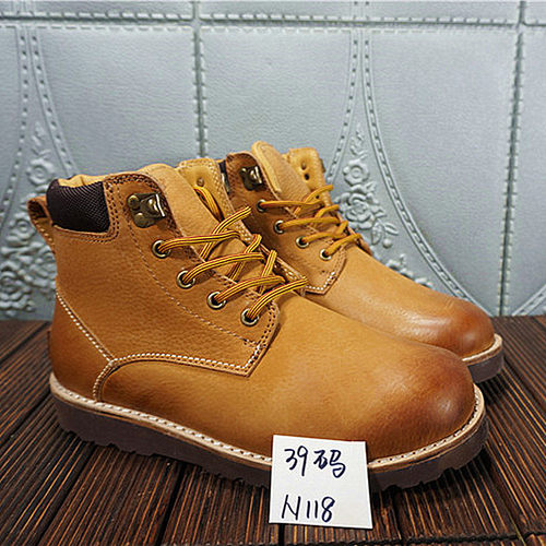 男靴样板鞋处理羊毛靴子真皮