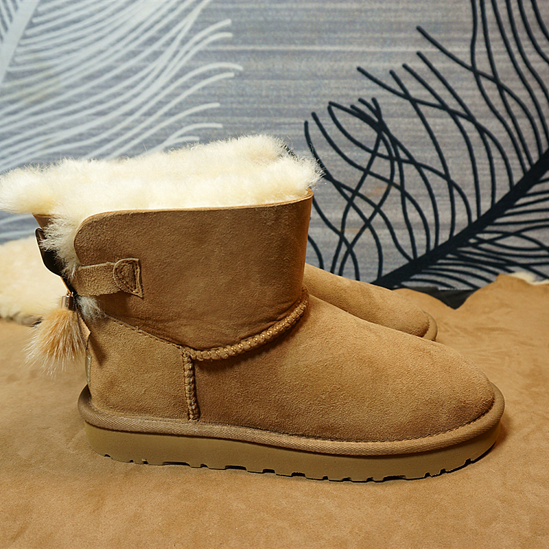 冬季新款真皮羊皮毛一体雪地靴 短筒靴 平跟保暖女棉靴23-8A