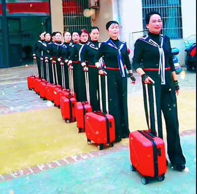 团购16寸拉杆箱定制印刷logo图案