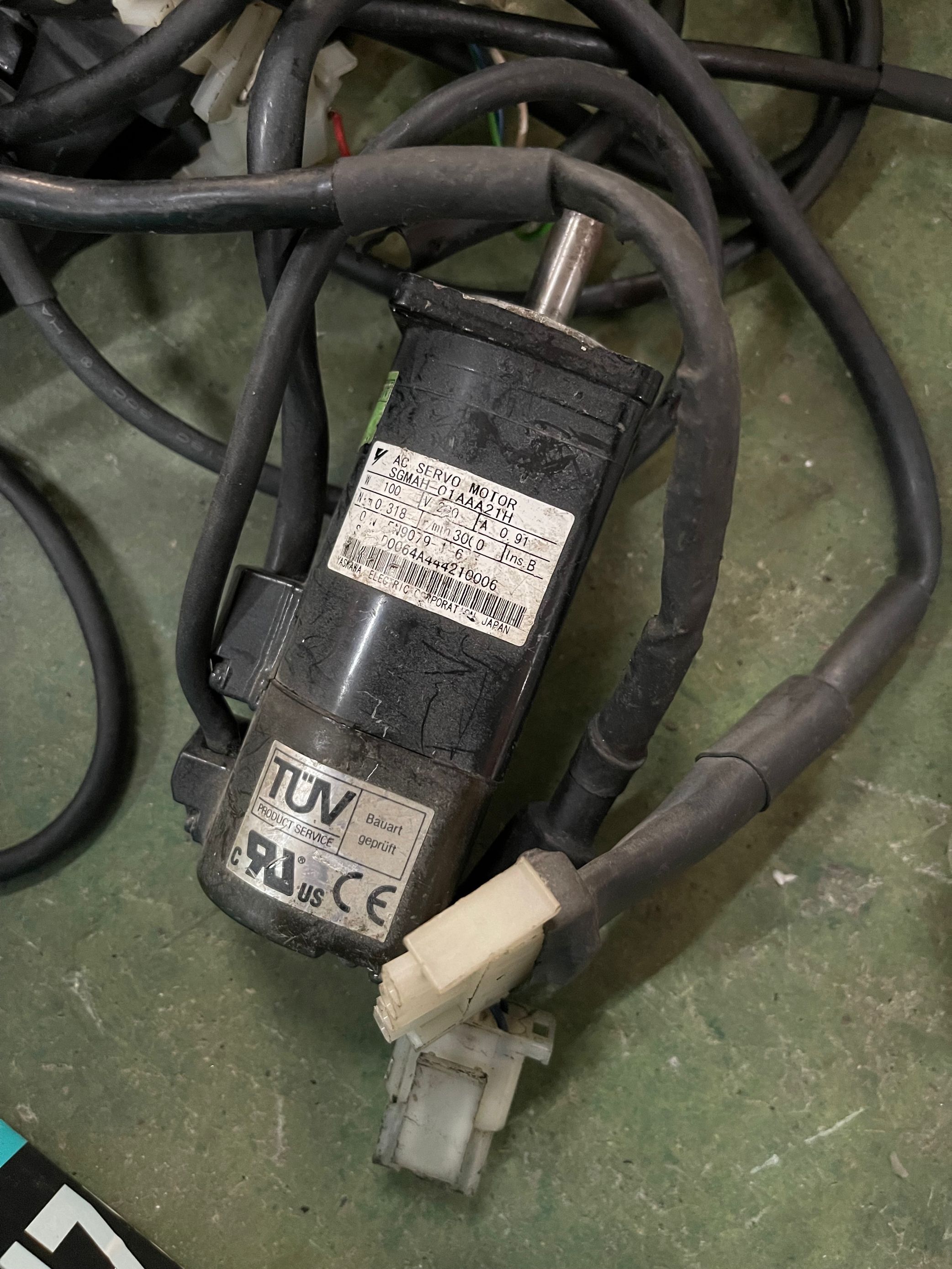 安川伺服电机SGMAH-01AAA21H 专业销售维修一体化