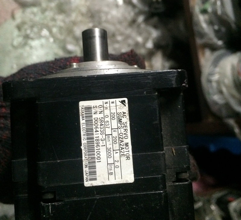 SGMPS-02A2A2E二手电机安川