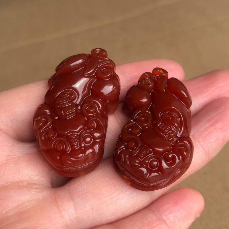 天然玛瑙貔貅吊坠情侣