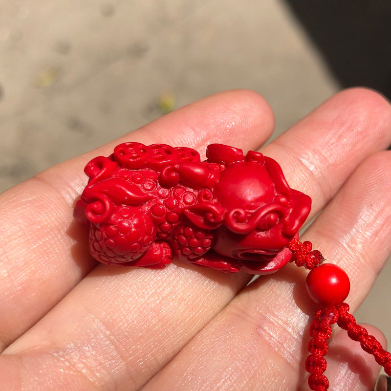 玉见美玉 天然台湾朱砂貔貅钥匙扣 立体皮丘背钱貔貅饰品汽车扣坠