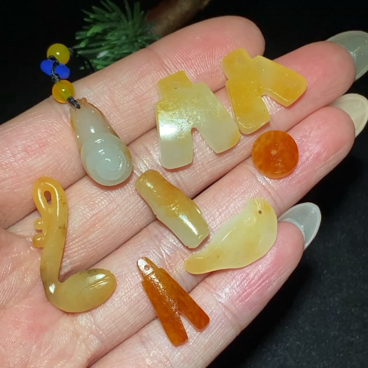 新疆和田玉籽料 仿古钱币吊坠挂件 金鱼配饰豆芽 DIY黄沁皮 苏工