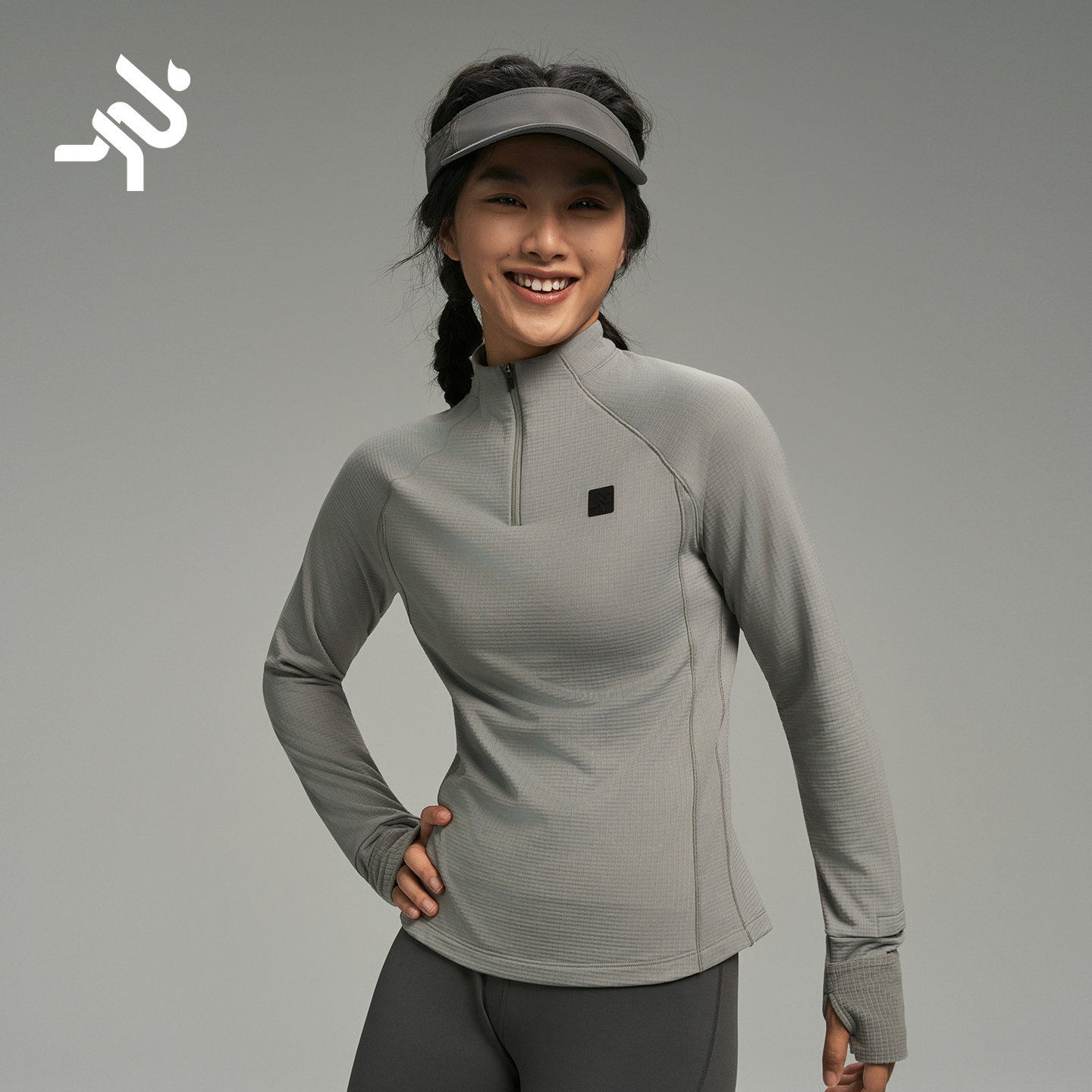 摆动者半拉链长袖女子立领运动