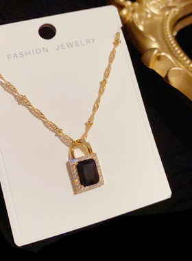 日韩个性时尚微镶锆石黑色锁吊坠项链ins潮流轻奢百搭设计锁骨链