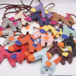 热销挂绳小驴子背包挂件装饰吊坠皮革小马驴可爱时尚包包配饰挂坠