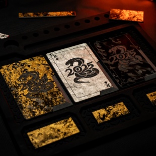 极其氪金LAB&罗刹2025蛇年黑标刀卡碳纤维刀卡魔术贴士气章