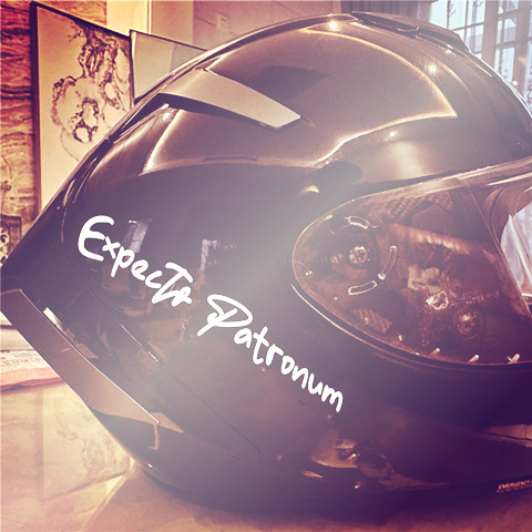 车贴个性英文字电动车摩托车头盔贴纸呼神护卫咒Expecto Patronum