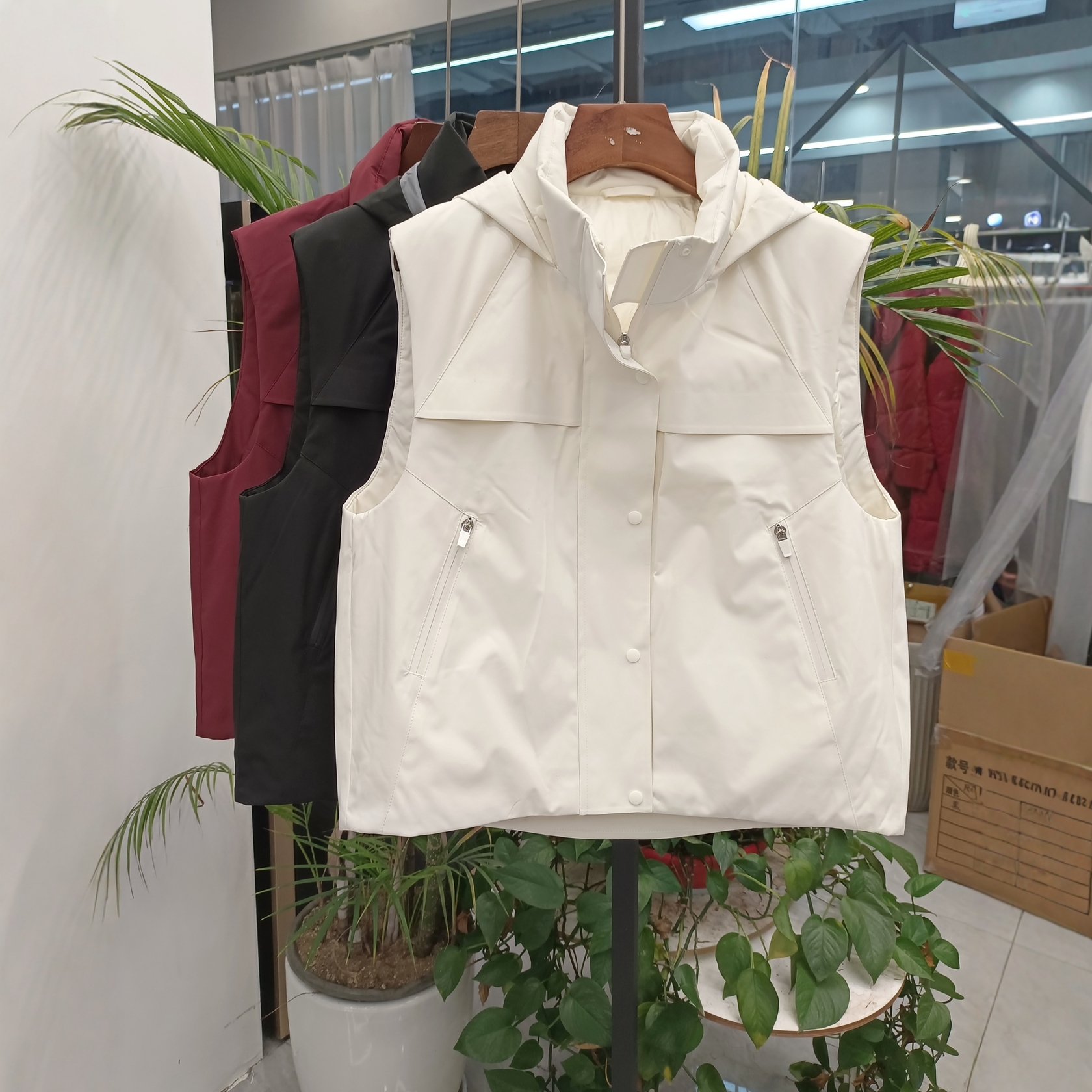 小暖高品质90白鹅绒时髦马甲上衣背心防风防水户外休闲宽松外套女