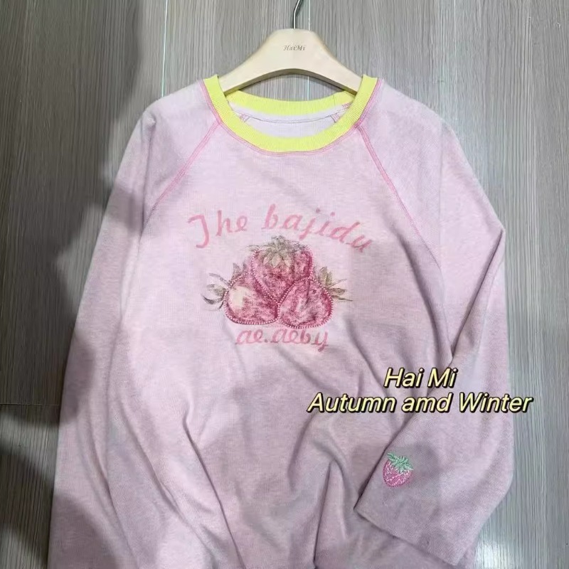 秋冬季新款甜美慵懒风刺绣印花草莓圆领长袖T恤德绒磨毛大码女装