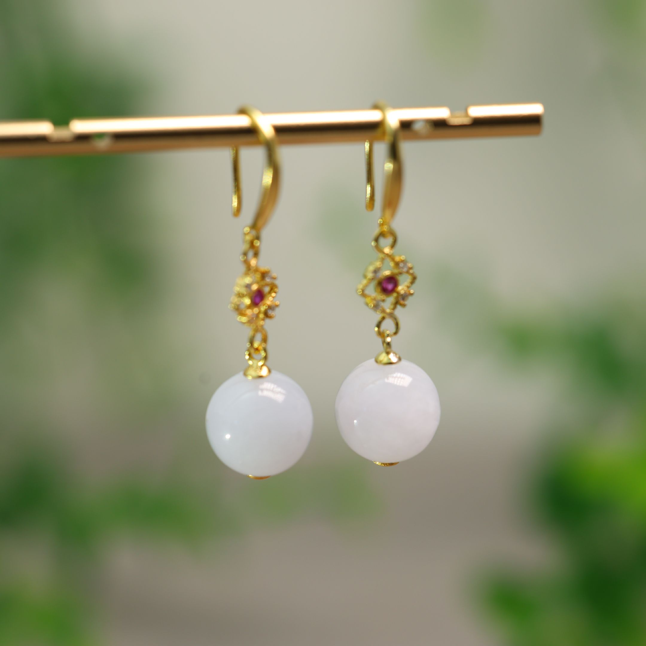 缅甸天然A货翡翠素面圆珠子耳坠