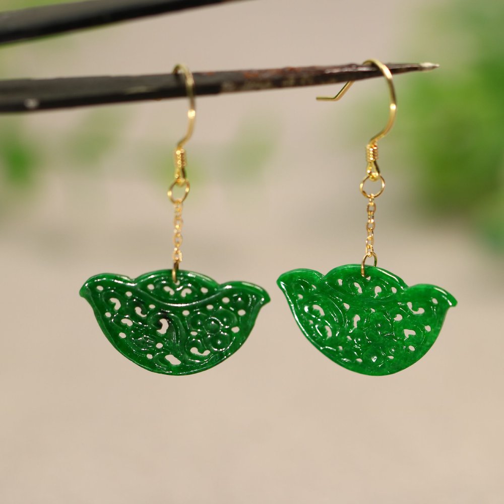 天然A货翡翠镂空元宝形耳坠