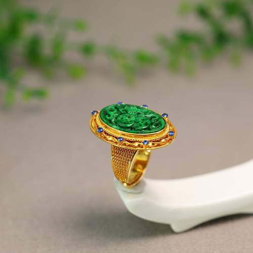 辣绿缅甸天然A货翡翠雕花戒指