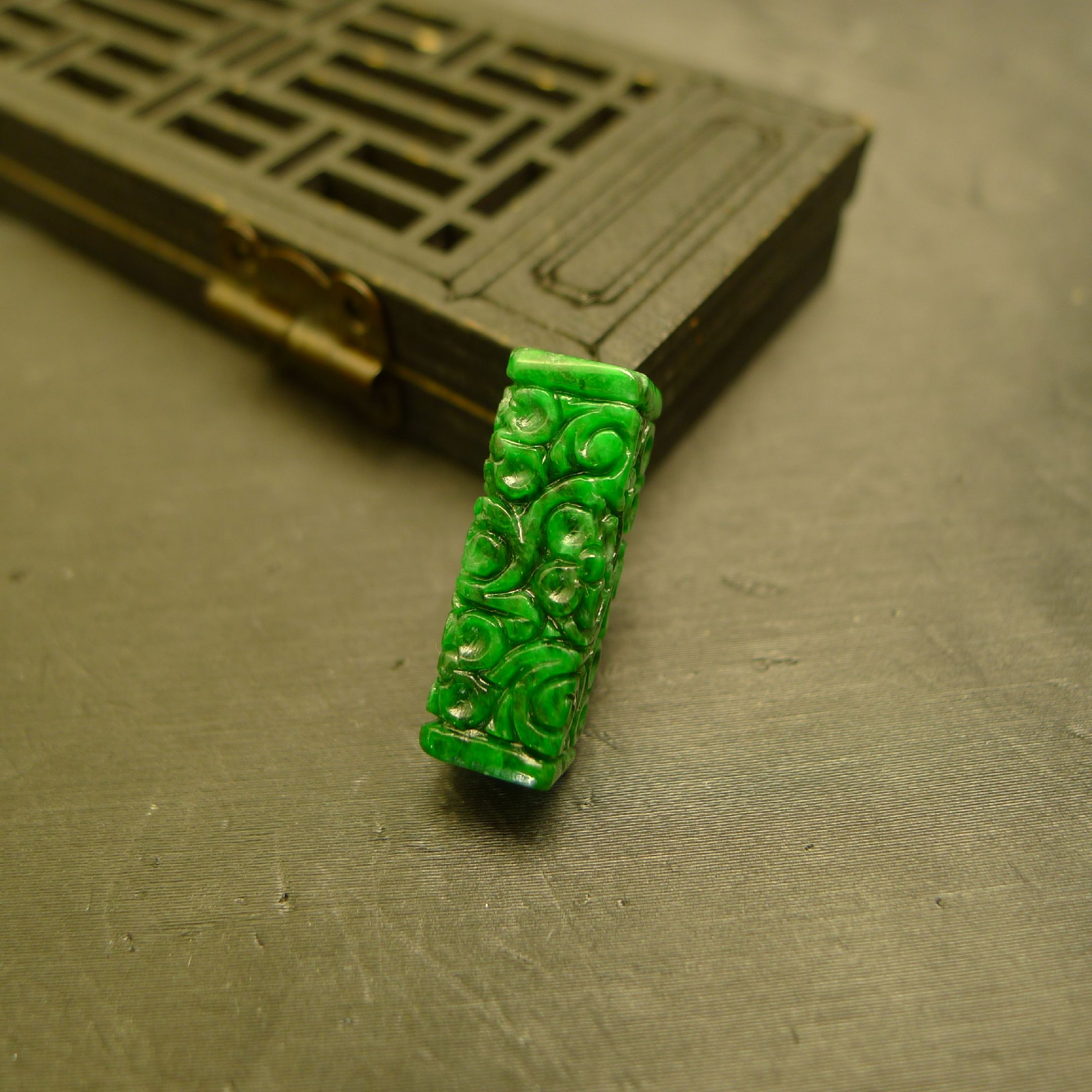 天然A货翡翠雕花路路通桶珠