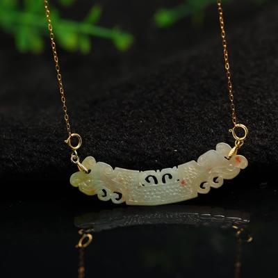 翡翠玉璜弯条龙钩锁骨链吊坠