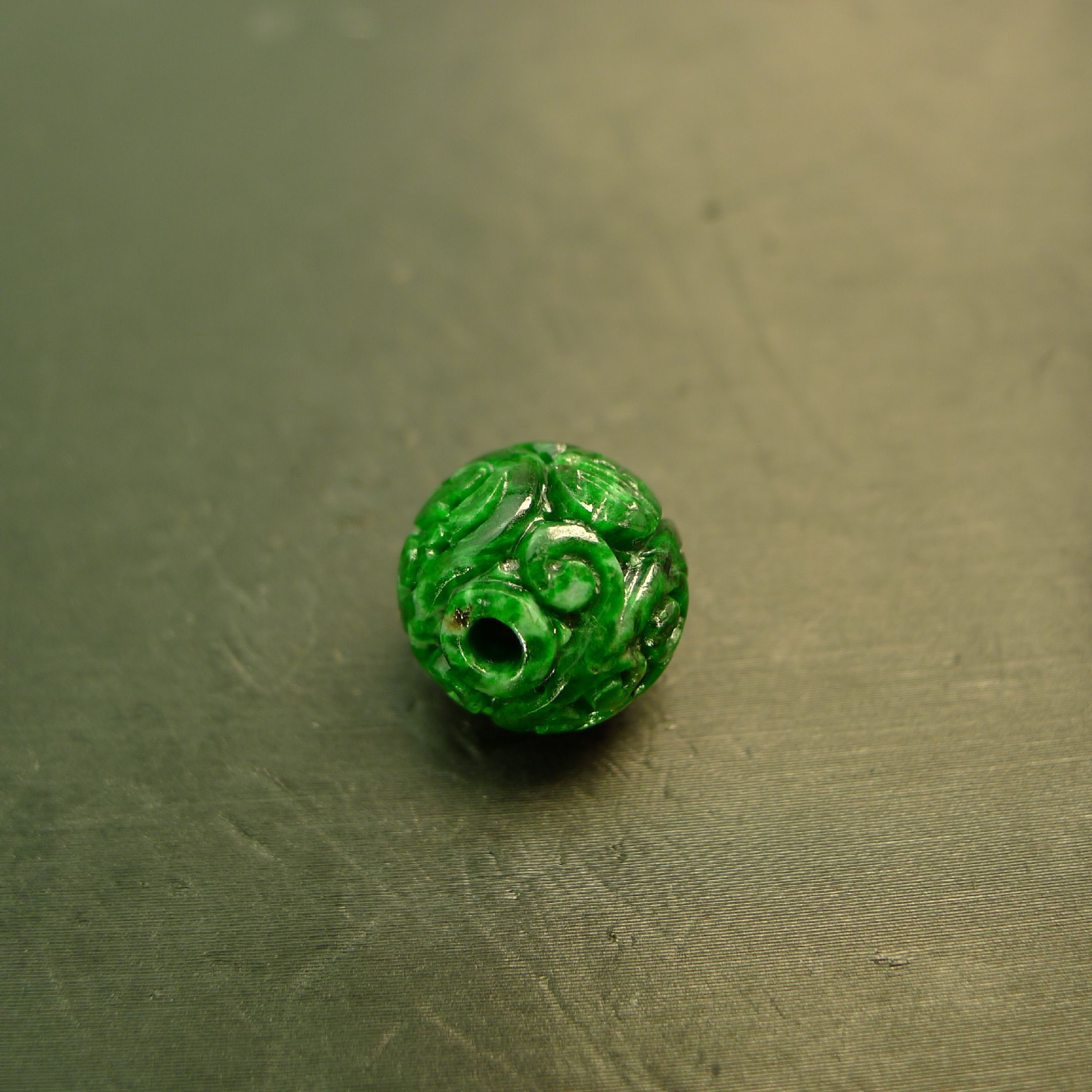天然A货翡翠团寿龙纹雕花珠子