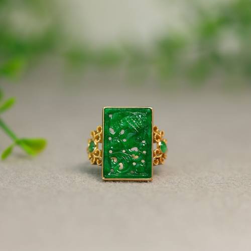 天然A货翡翠镂空方形雕花戒指