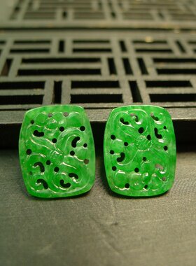 #C149一对老坑满色辣绿天然A货翡翠镂空雕花方形雕花戒面