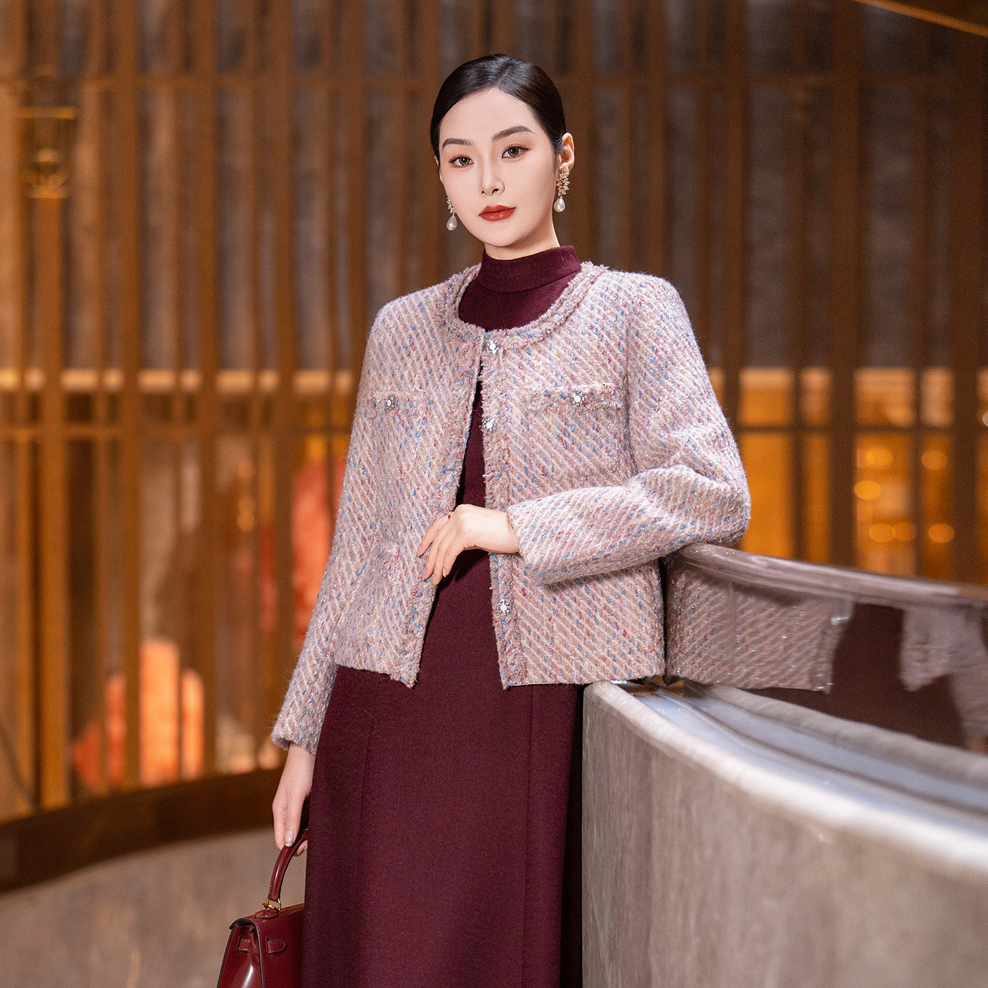 粉紫色粗花呢圆领羽绒富家千金小香风外套女2025冬季短款上衣减龄,女装/女士精品,羽绒服,淘宝优惠券,粉丝福利购,淘宝优惠卷