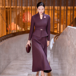 紫红色喜婆婆婚宴装连衣裙女2025冬新款时尚气质修身假两件毛呢裙