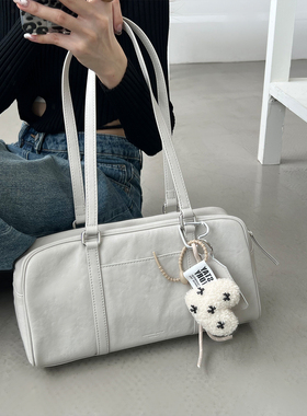 白色腋下包女2026春季新款高级感大容量简约单肩包波士顿保龄球包