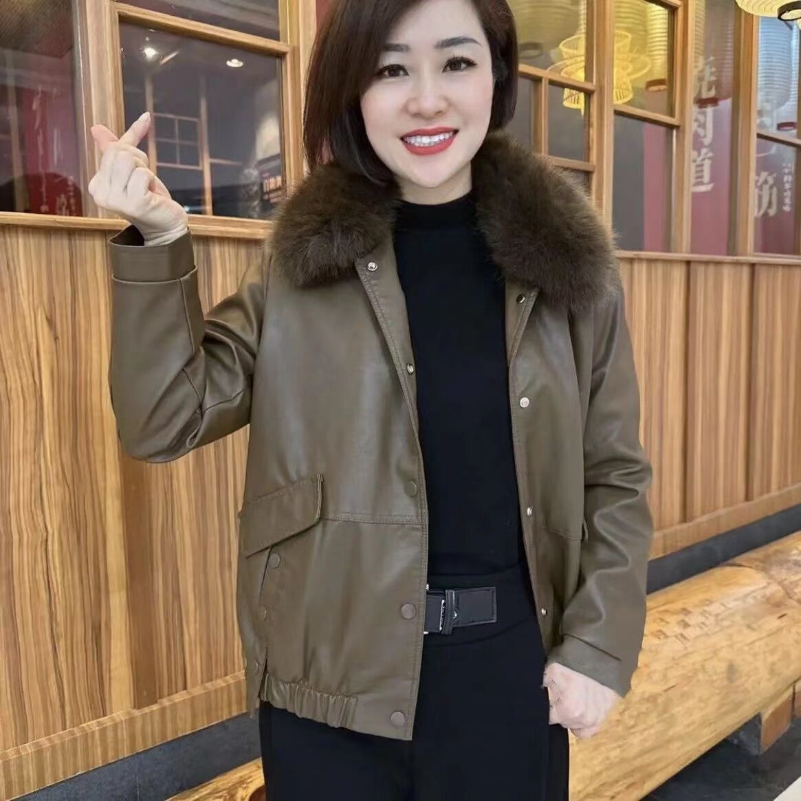 爆款加绒皮衣女士加厚短款外套2024秋冬装时尚棉服大毛领皮棉袄子