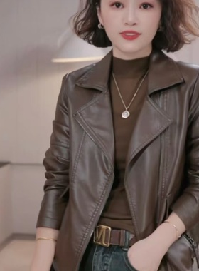中年女士洋气短款PU皮衣时尚遮肚子显瘦上衣2025新款40岁30潮流款