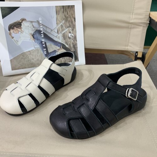 真皮镂空休闲风罗马凉鞋女2026夏季包头透气舒适低跟软底沙滩凉鞋