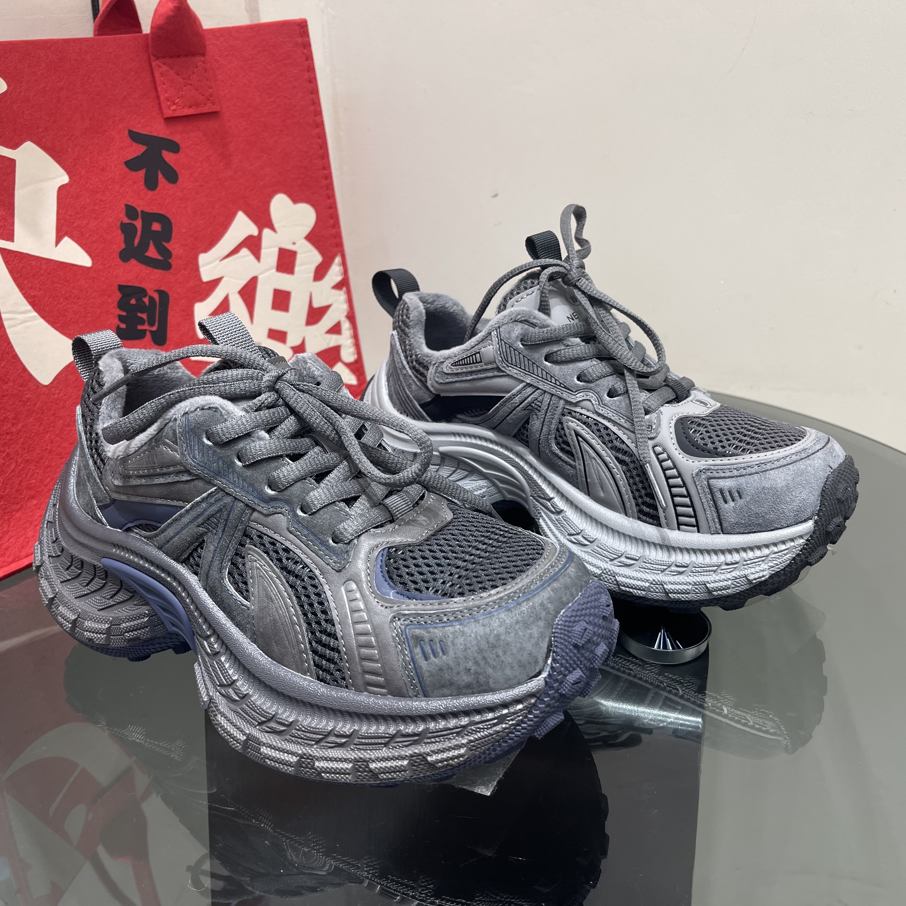 真皮厚底加绒轮胎底老爹鞋女2025冬季新款圆头系带增高保暖女棉鞋