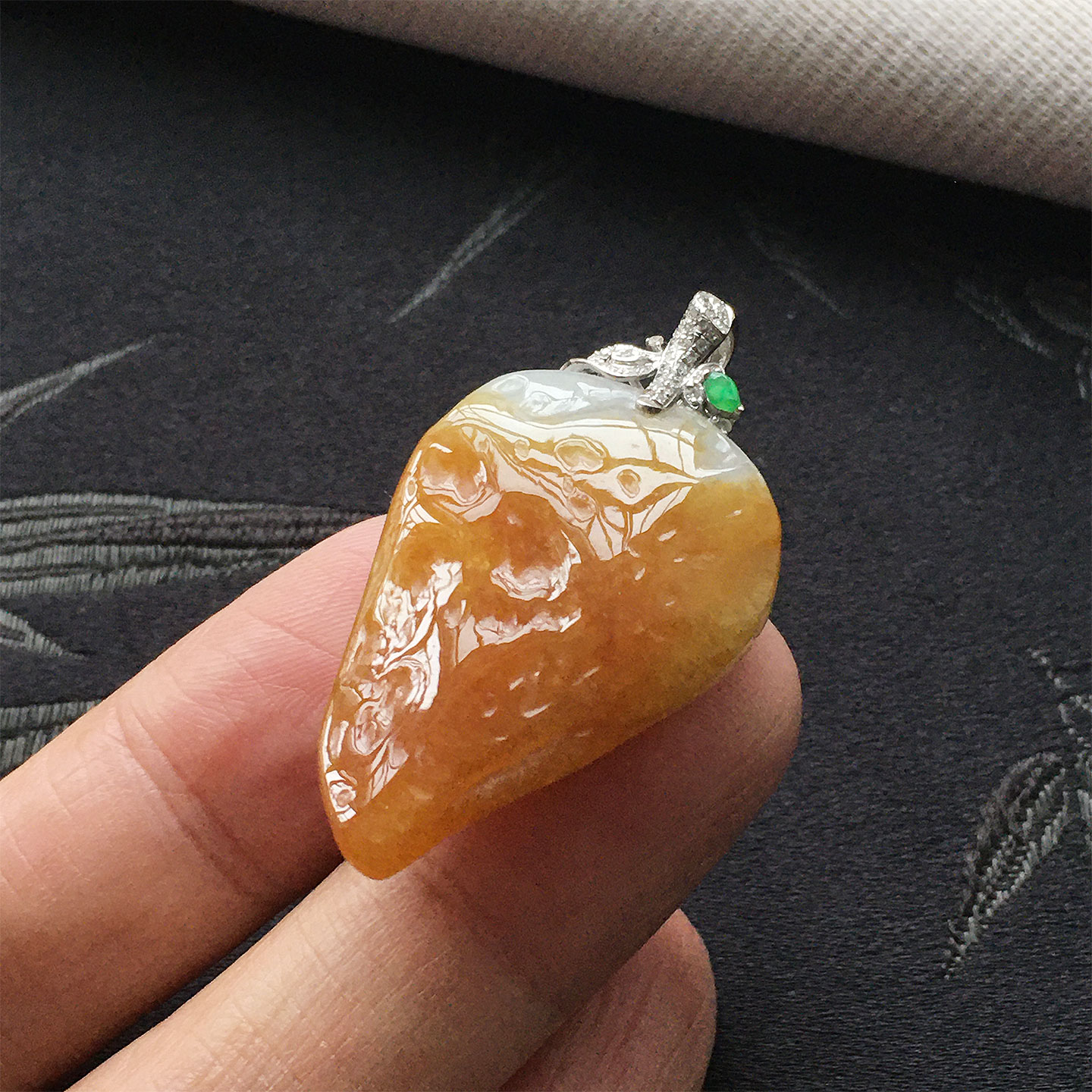 18K金镶嵌缅甸翡翠红翡桃心吊坠老坑a货冰红翡翠寿桃福瓜挂件玉桃