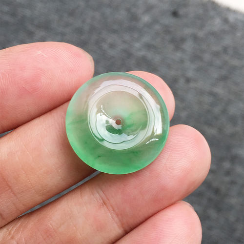 翡翠高冰种翠绿色玉平安扣吊坠
