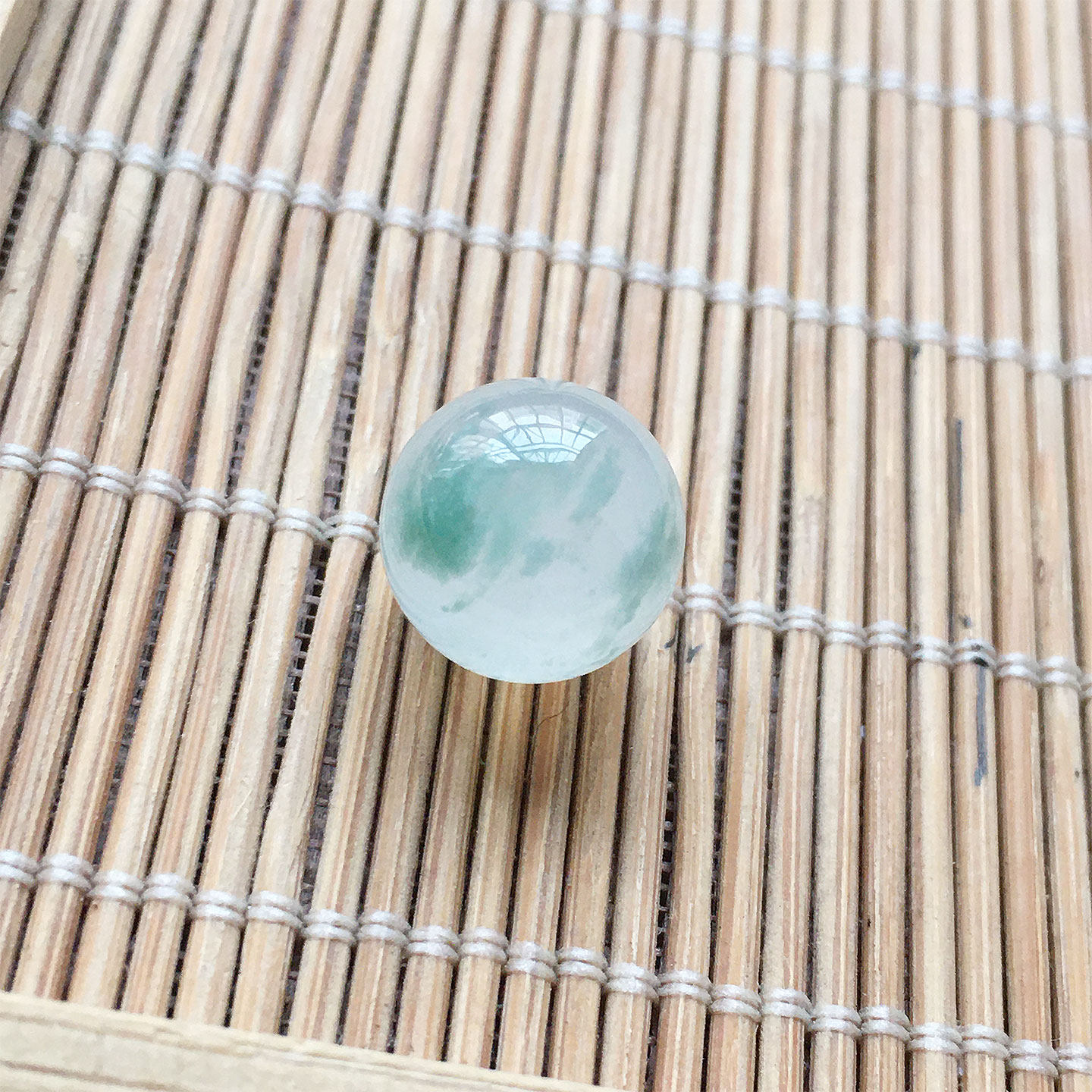 缅甸翡翠a货冰种飘花珠子单珠
