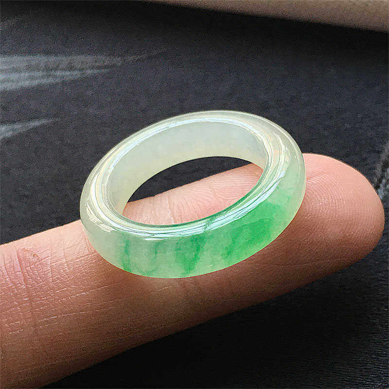 珠宝翡翠冰种阳绿色指环戒圈18mm老种a货冰绿色戒17号玉戒翠绿戒