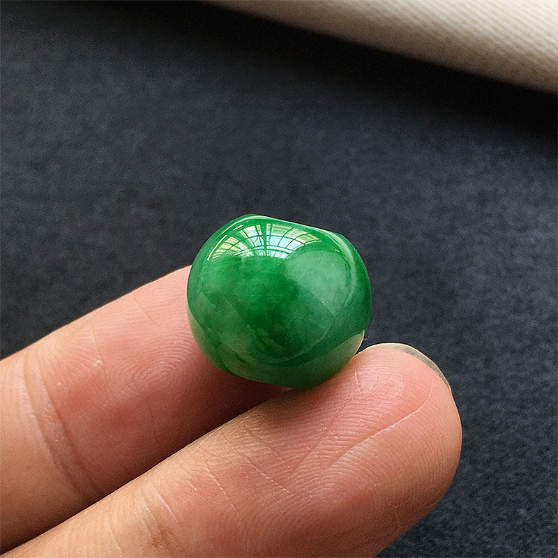 缅甸翡翠冰种满绿色多宝珠配珠