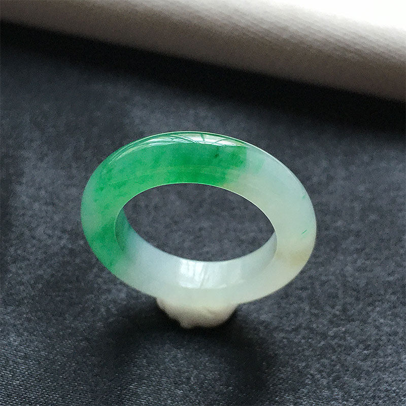 缅甸翡翠冰种阳绿色玉指环戒圈19mm老种a货冰绿玉戒20号圈翠绿戒