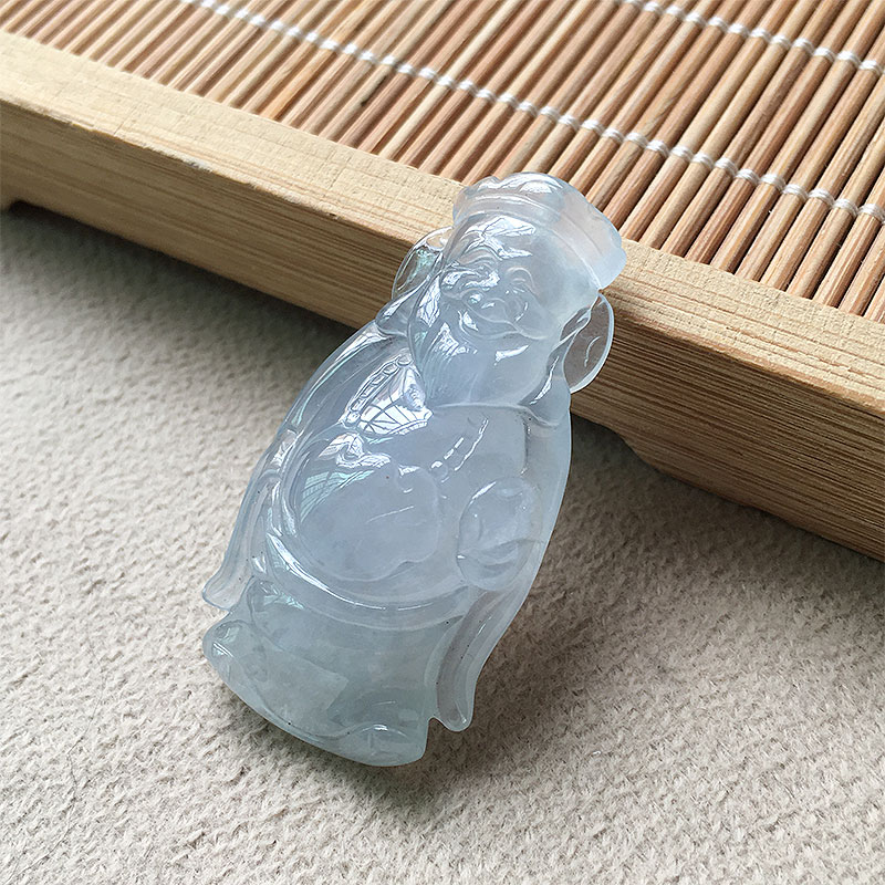 缅甸翡翠冰种精雕财神吊坠