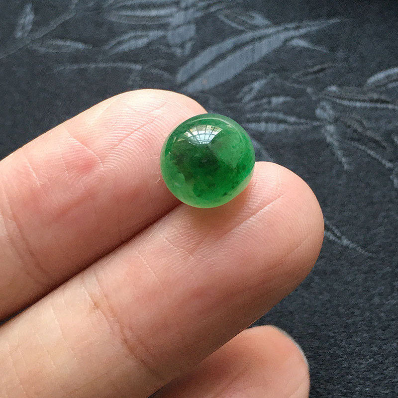 翠绿色路路通珠子吊坠
