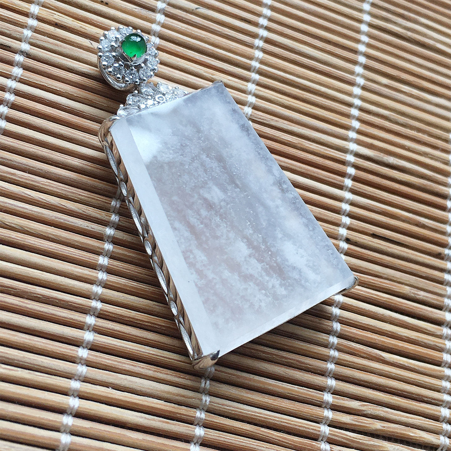 18K金镶嵌缅甸翡翠无事牌吊坠天然翡翠A货冰种雪花棉无事牌挂件