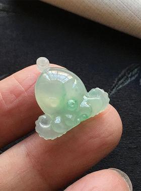缅甸翡翠冰种浅绿色章鱼吊坠女款老种a货冰透水润甜美绿八方来财