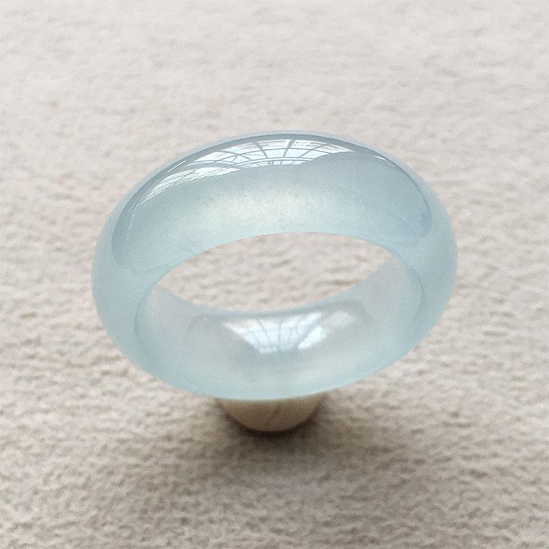 缅甸翡翠冰种浅绿色宽版玉戒