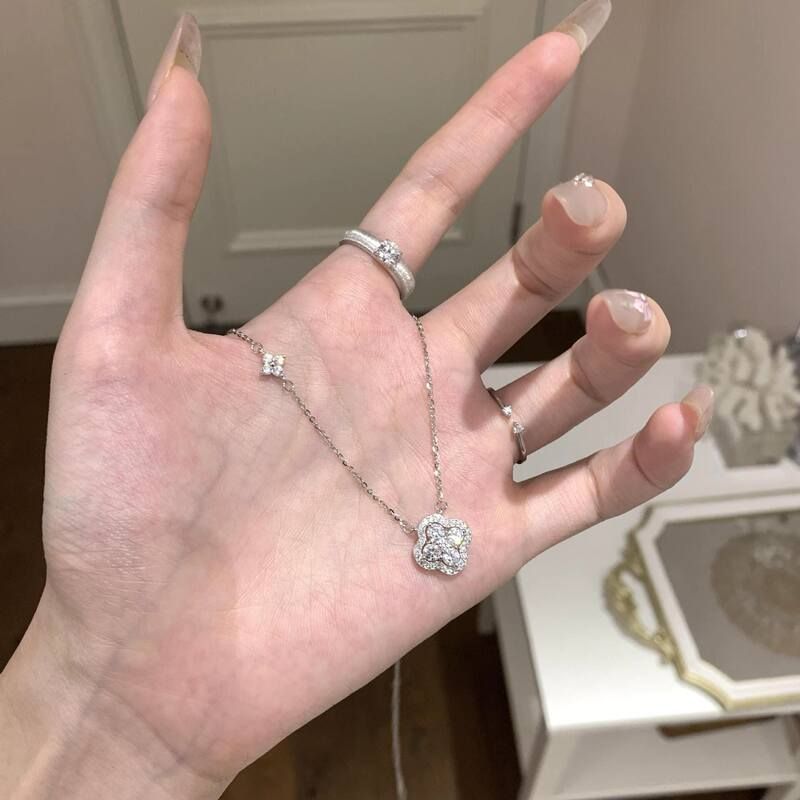 S999纯银闪钻幸运四叶草项链女轻奢小众甜美高级感满钻锆石锁骨链