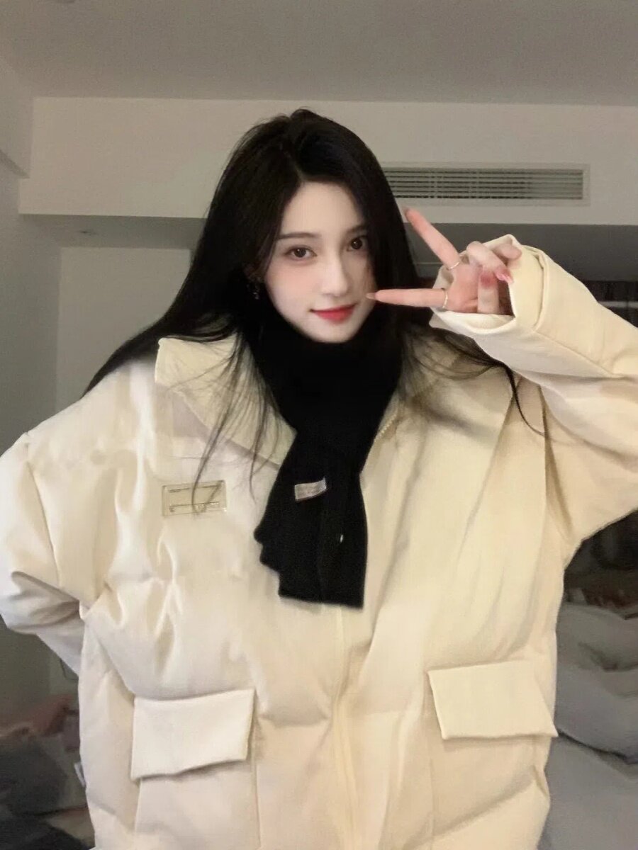 고급 살구색 PU 가죽 재킷 밀키한 면 패딩 재킷 겨울철 여학생을 위한 새로운 두꺼운 방풍 및 따뜻한 재킷 빵 정장