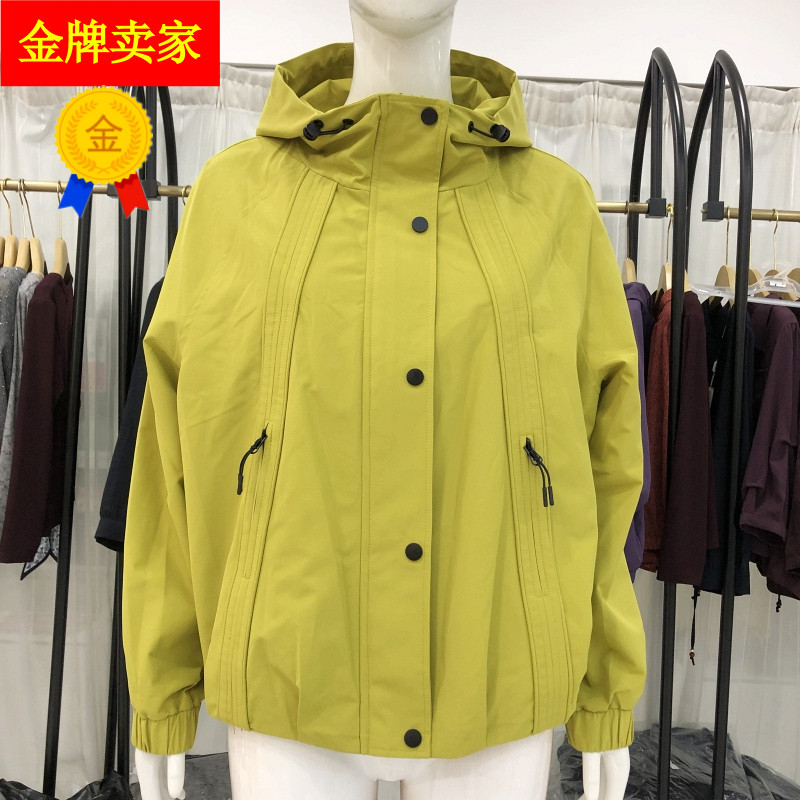 欣伊卡璐时尚休闲夹克短外套