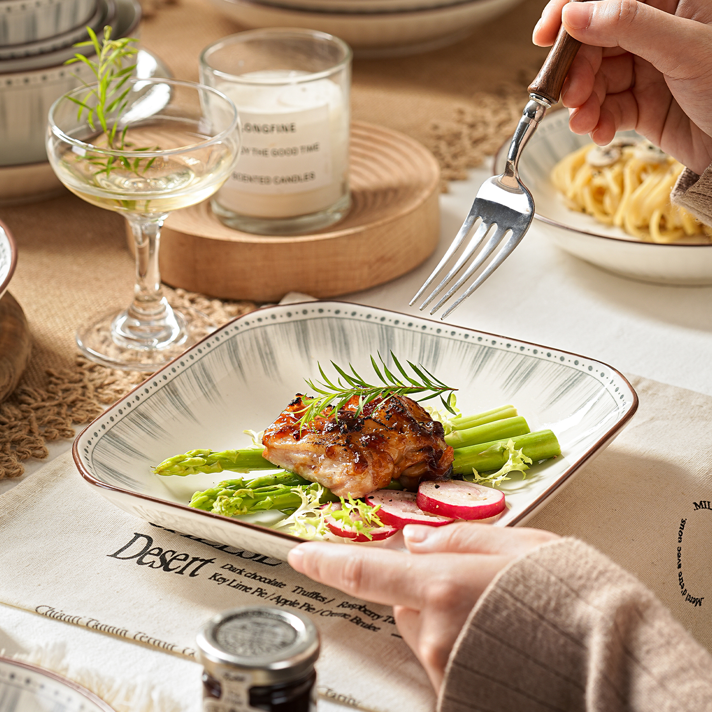 高颜值家用菜盘陶瓷方盘子微波炉专用碗碟2025新款餐具碟子深汤盘