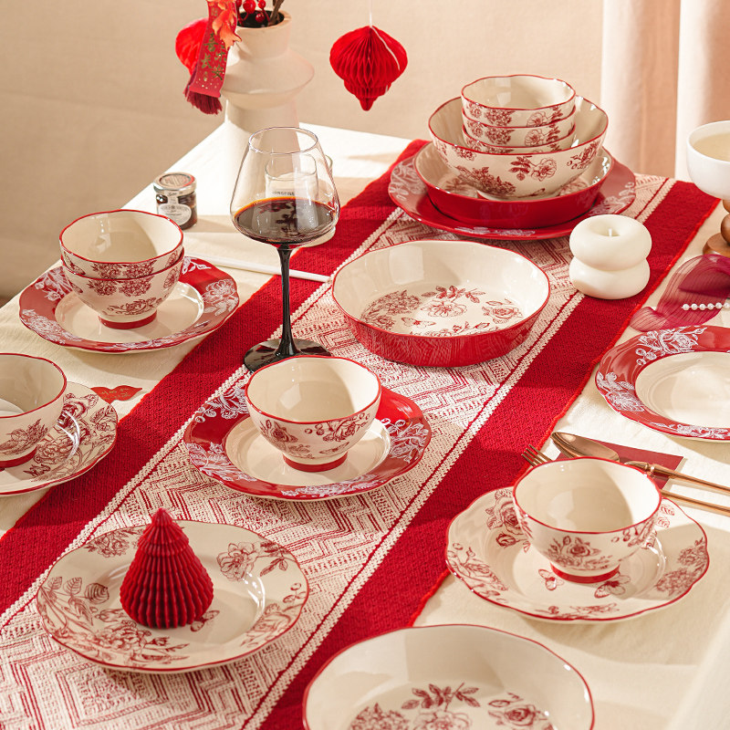 假日玫瑰陶瓷碗家用2026新款高颜值饭碗餐具套装碗碟盘子好看的碗