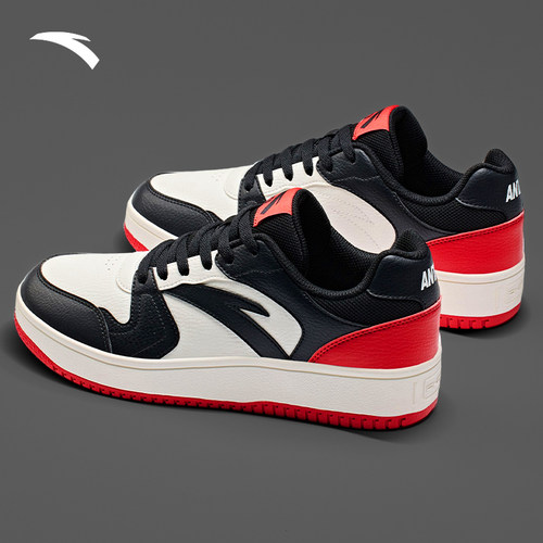 安踏板鞋百搭轻便低帮厚底小白鞋