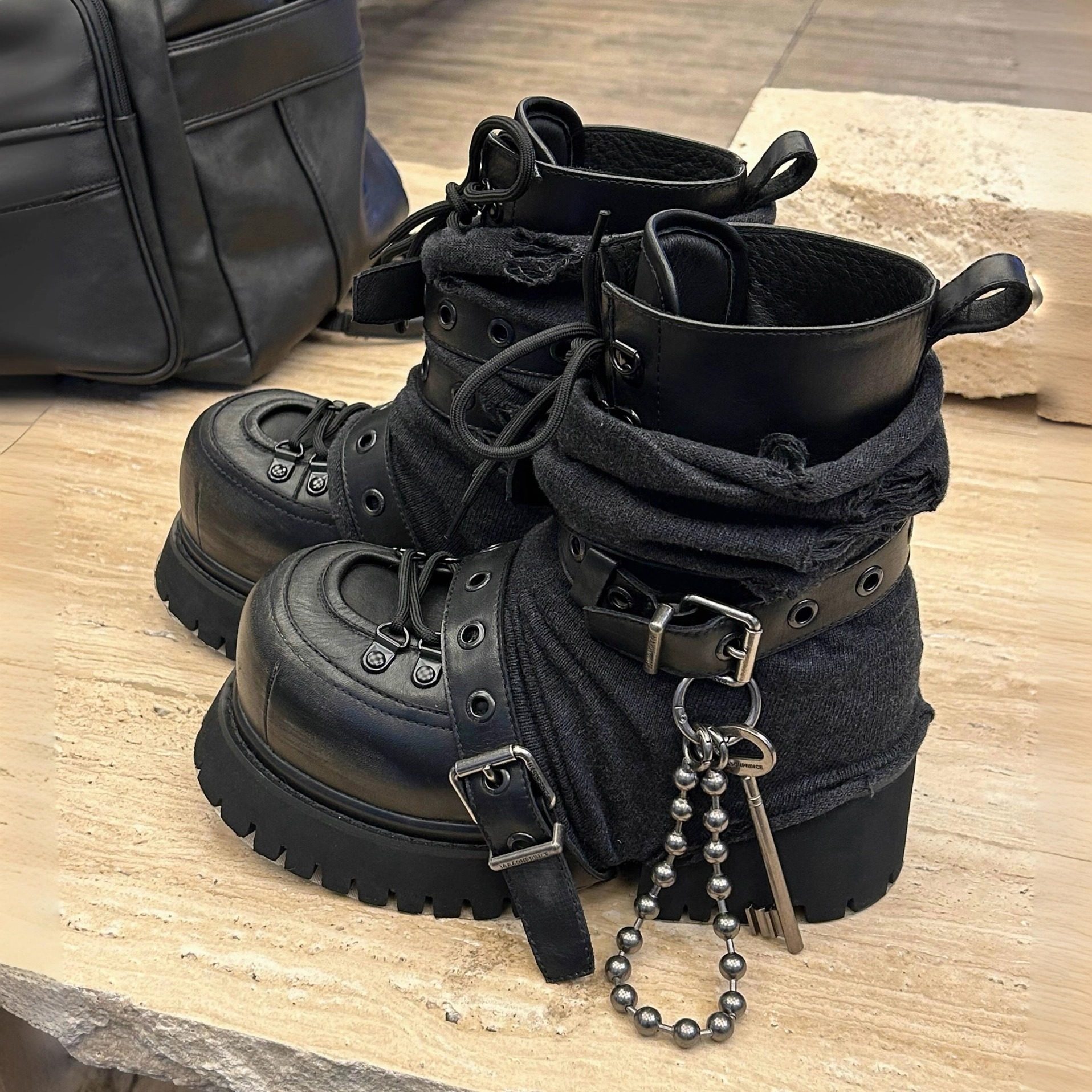 暗黑复古朋克机车靴男女厚底增高马丁靴短筒战靴骑士靴工装流浪靴